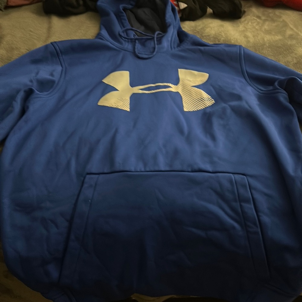 Under armors sweatshirt